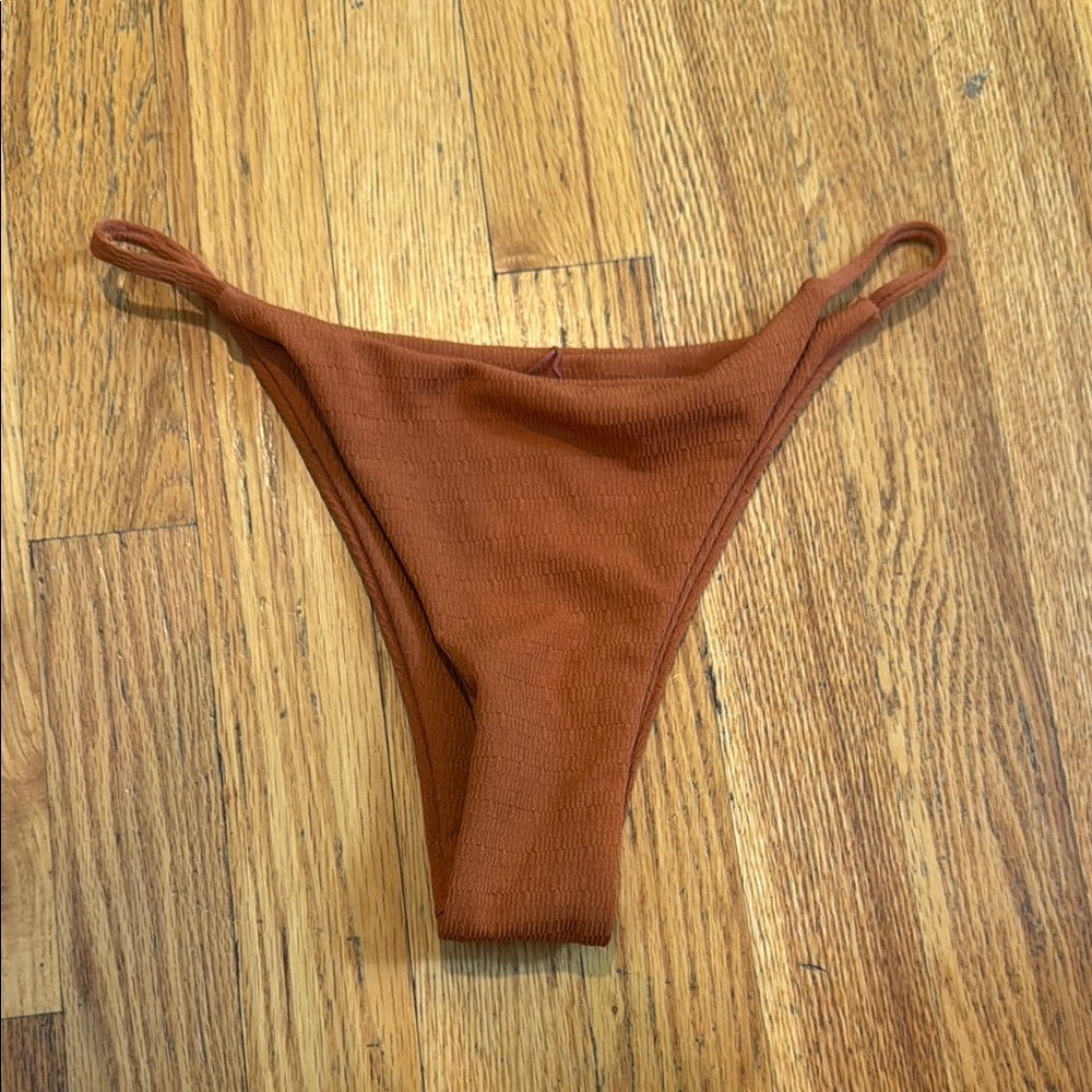 Zaful Rust Cheeky Bikini Bottoms Women’s Small